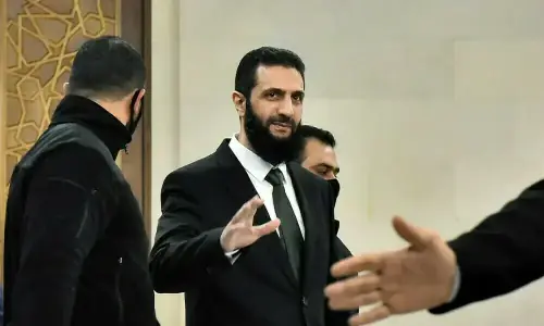 شامی صدر احمد الشراع رواں ماہ واشنگٹن جائیں گے، داعش مخالف اتحاد میں شمولیت کا امکان