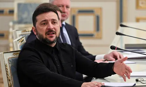 Zelensky visits troops near threatened Pokrovsk