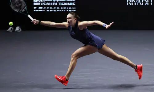 Anisimova outlasts Swiatek at WTA Finals to join Rybakina in semis Anisimova outlasts Swiatek at WTA Finals to join Rybakina in semis