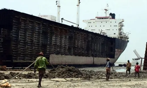 Pakistan announces multi-billion upgrade for Gaddani, new Green Ship Yard at Port Qasim