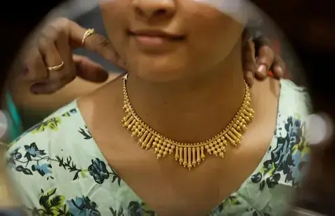 Gold extends rise as Trump signs deal to lift shutdown