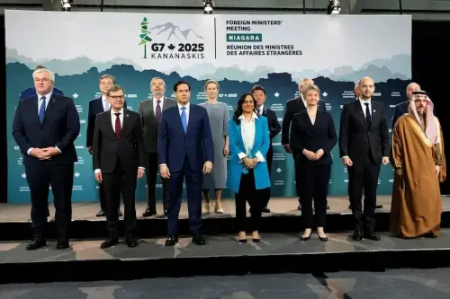 مارکو روبیو نے جی 7 اجلاس میں کیریبین میں امریکی حملوں پر تنقید مسترد کر دی