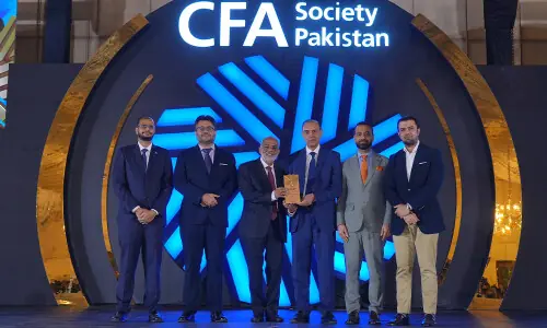 Meezan Bank wins &lsquo;Best Bank of the Year &mdash; Large Size Banks&rsquo; Award