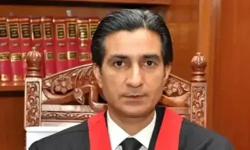 ستائیسویں آئینی ترمیم; لاہور ہائیکورٹ کے جسٹس شمس محمود مرزا نے بھی استعفیٰ دے دیا