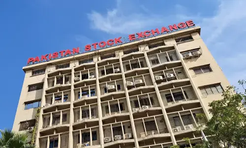 اسٹاک ایکسچینج میں فروخت کا دباؤ غالب، 100 انڈیکس 750 سے زائد پوائنٹس گرگیا
