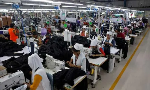 India&rsquo;s November business growth slows to 6-month low on weak manufacturing, PMI shows