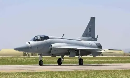 جے ایف -17 تھنڈر دبئی ایئرشو میں عالمی توجہ کا مرکز، بیرون ملک پاکستانیوں کیلئے فخر کی علامت