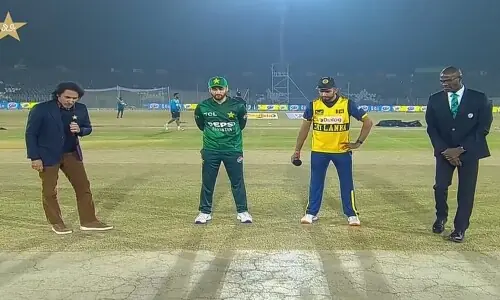 Pakistan choose to bowl first against Sri Lanka in T20 Tri-Series final Pakistan choose to bowl first against Sri Lanka in T20 Tri-Series final