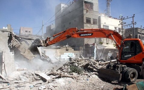 Anti-encroachment operation in Lahore continues