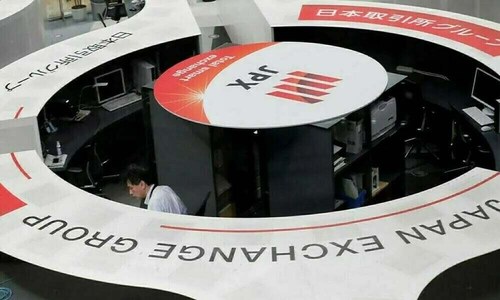 Nikkei adds to weekly gain with eyes on central bank