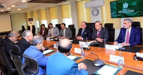 Floods expected to cut 0.5% off Pakistan&rsquo;s GDP: Aurangzeb highlights climate risks