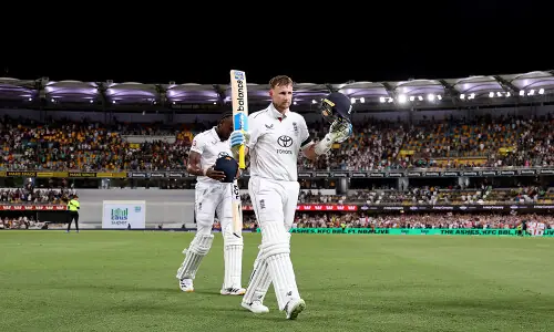 Root’s superb first ton in Australia guides England to 325-9 Root’s superb first ton in Australia guides England to 325-9