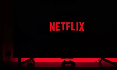 Netflix in exclusive talks for Warner Bros Discovery studio, streaming assets, source says