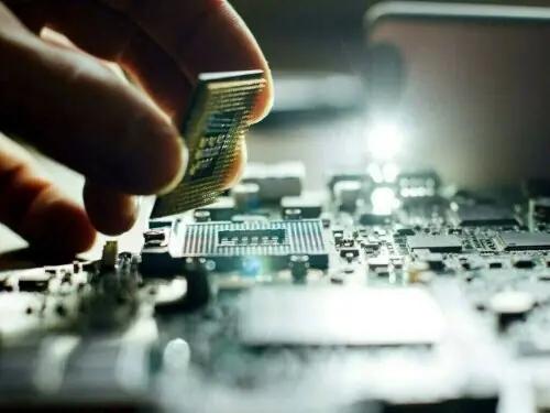 &lsquo;Pakistan must build locally as global hardware prices soar&rsquo;