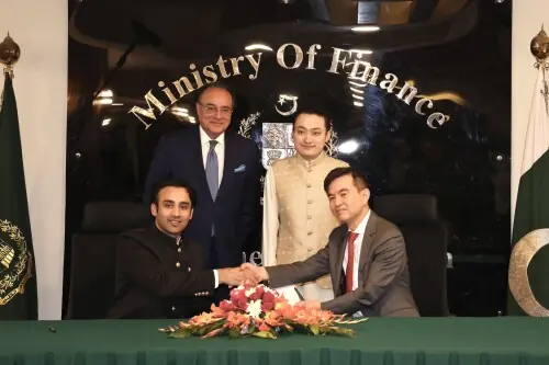 Ex-finance minister raises concerns over $2bn Binance tokenisation deal