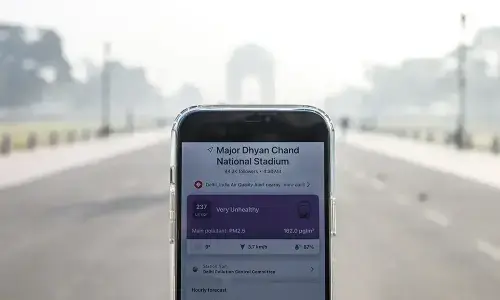 دہلی میں فضائی آلودگی بڑھنے پر بھارت نے پابندیاں سخت کر دیں