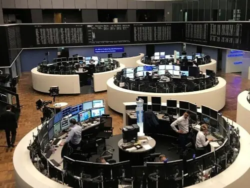 European shares recover as banks, energy stocks lead gains