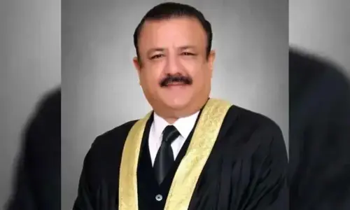 اسلام آباد ہائیکورٹ : جسٹس طارق جہانگیری کی ڈویژن بینچ کے سامنے پیشی ، چیف جسٹس کی شمولیت پر اعتراض