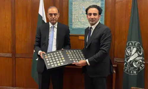 ورچوئل اسیٹ ریگولیٹری اتھارٹی کے چیف اور گورنر اسٹیٹ بینک کی ڈیجیٹل اثاثوں کو اپنانے پر گفتگو