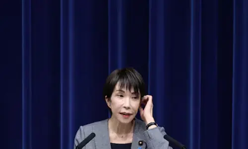Japan reaffirms no-nukes pledge after official floats weapons idea