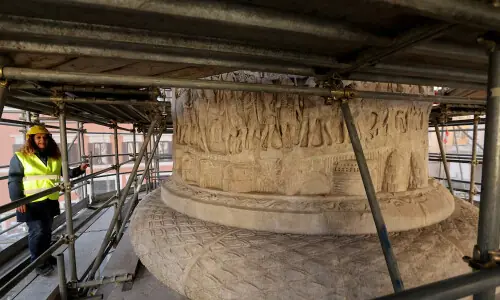 Lasers turn back time on Rome’s Column of Marcus Aurelius Lasers turn back time on Rome’s Column of Marcus Aurelius