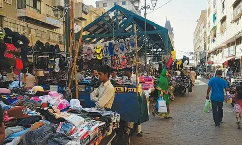 KP govt approves Street Vendors Protection Bill
