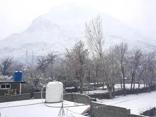 Winter rain, snowfall bring down temperature across country