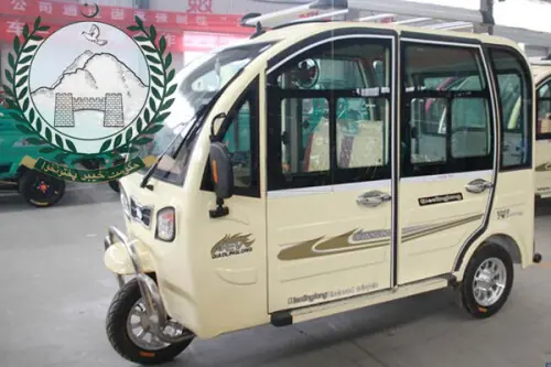 KP Govt develops state-of-the-art electric rickshaw