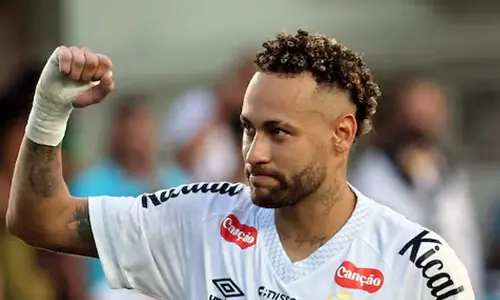 Neymar undergoes successful knee surgery
