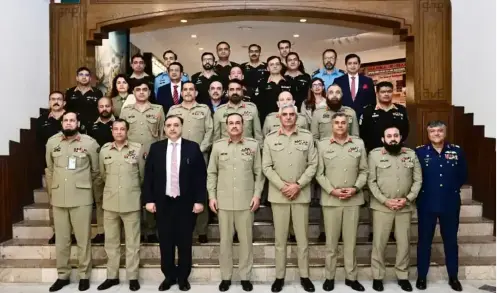بدلتے ہوئے سیکیورٹی چیلنجز کا مقابلہ کرنے کیلئے ہمہ جہت تیاری کی ضرورت ہے ، فیلڈ مارشل عاصم منیر