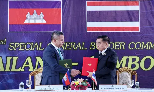 Thailand and Cambodia sign truce to halt fierce border conflict Thailand and Cambodia sign truce to halt fierce border conflict