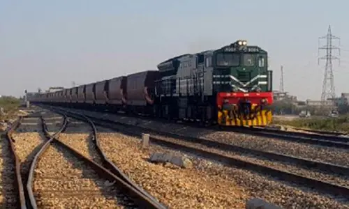 Challenges related to Thar rail link: LEPCL seeks Leghari&rsquo;s intervention