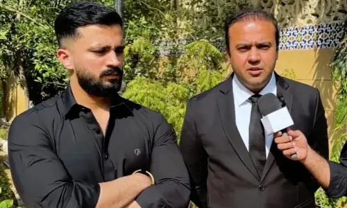 YouTuber Rajab Butt registers FIR against lawyers over Karachi court assault