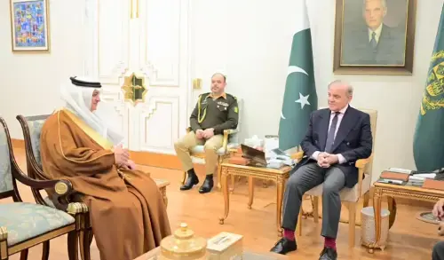 سعودی سفیر کی وزیرِاعظم شہباز شریف سے ملاقات، علاقائی صورتحال پر تبادلۂ خیال سعودی سفیر کی وزیرِاعظم شہباز شریف سے ملاقات، علاقائی صورتحال پر تبادلۂ خیال