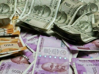 Indian rupee marks quiet end to historic week