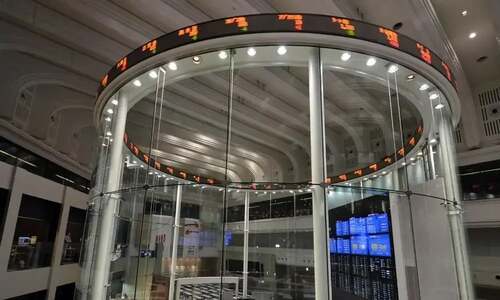 Nikkei ends lower as SoftBank Group tracks Oracle&rsquo;s declines