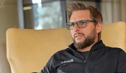 Afridi tours The Kidney Centre