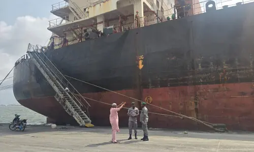 Nigeria arrests 22 Indian ship crew members in drug bust