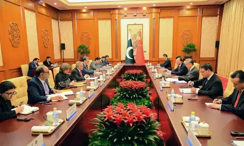 پاک چین مذاکرات : وزرائے خارجہ کا دفاعی، تجارتی اور سرمایہ کاری کے تعلقات کا جائزہ