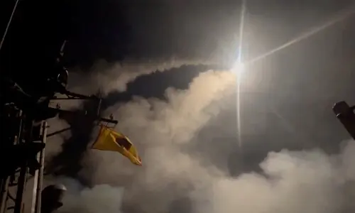 Yemen&rsquo;s Aden calm after drones targeted above presidential palace, sources say