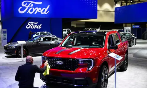 Ford’s annual US auto sales rise 6% on demand for hybrids, affordable pickup truck Ford’s annual US auto sales rise 6% on demand for hybrids, affordable pickup truck
