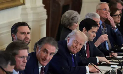 Trump urges US oil giants to repair Venezuela’s ‘rotting’ energy industry Trump urges US oil giants to repair Venezuela’s ‘rotting’ energy industry