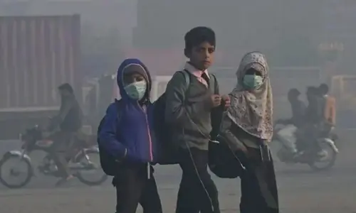 سردی کی شدید لہر: سندھ بھر کے اسکولوں اور کالجوں کے اوقاتِ کار تبدیل سردی کی شدید لہر: سندھ بھر کے اسکولوں اور کالجوں کے اوقاتِ کار تبدیل