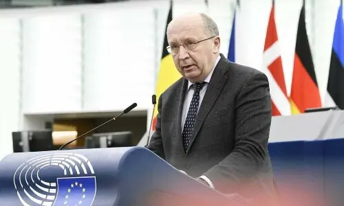 EU should consider forming combined military: defence chief