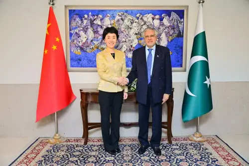 اسحاق ڈار اور چینی کمیونسٹ پارٹی کی نائب وزیر کے درمیان پاک چین تعلقات اور علاقائی صورتحال پر تبادلہ خیال اسحاق ڈار اور چینی کمیونسٹ پارٹی کی نائب وزیر کے درمیان پاک چین تعلقات اور علاقائی صورتحال پر تبادلہ خیال