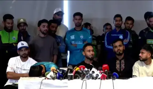 کھلاڑیوں کے بائیکاٹ سے بی پی ایل معطل ، بنگلہ دیش کرکٹ بورڈ نے ڈائریکٹر نجم الاسلام کو عہدے سے ہٹا دیا کھلاڑیوں کے بائیکاٹ سے بی پی ایل معطل ، بنگلہ دیش کرکٹ بورڈ نے ڈائریکٹر نجم الاسلام کو عہدے سے ہٹا دیا