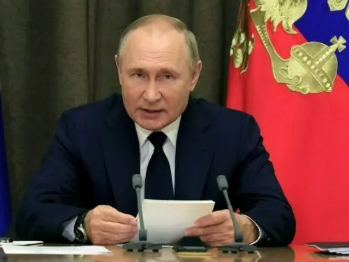 Putin speaks to Israel, Iran leaders to help &lsquo;de-escalate&rsquo;: Kremlin