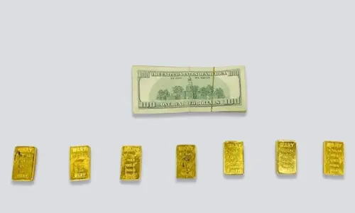 Customs seizes gold, undeclared cash worth millions at Karachi Airport
