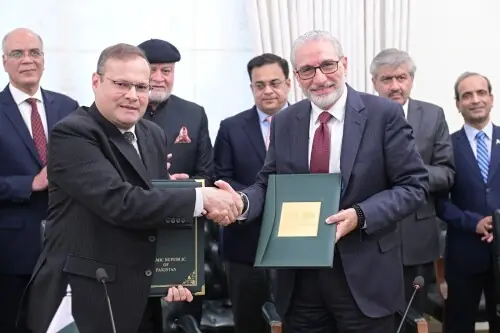 Pakistan, Islamic Development Bank Pakistan ink $603.4mn financing agreements