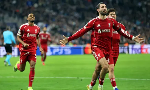 Clinical Liverpool edge closer to last 16 with Marseille win